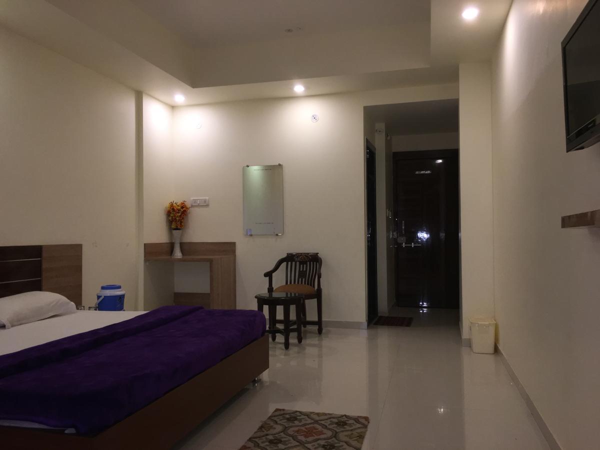 Kailash Presidency Hotel Bhopal Exterior photo