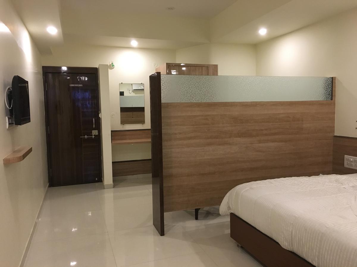 Kailash Presidency Hotel Bhopal Exterior photo