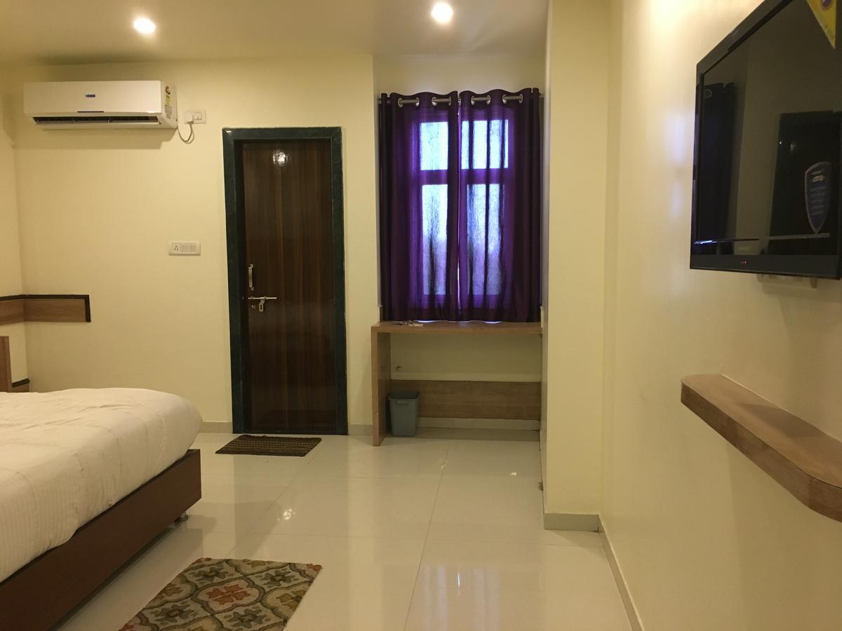 Kailash Presidency Hotel Bhopal Exterior photo