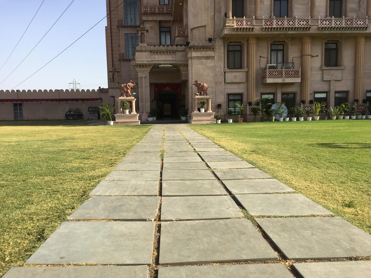 Kailash Presidency Hotel Bhopal Exterior photo